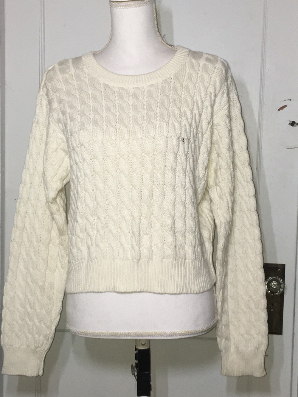 GAP Classic Cable Knit Crewneck Cream Sweater
